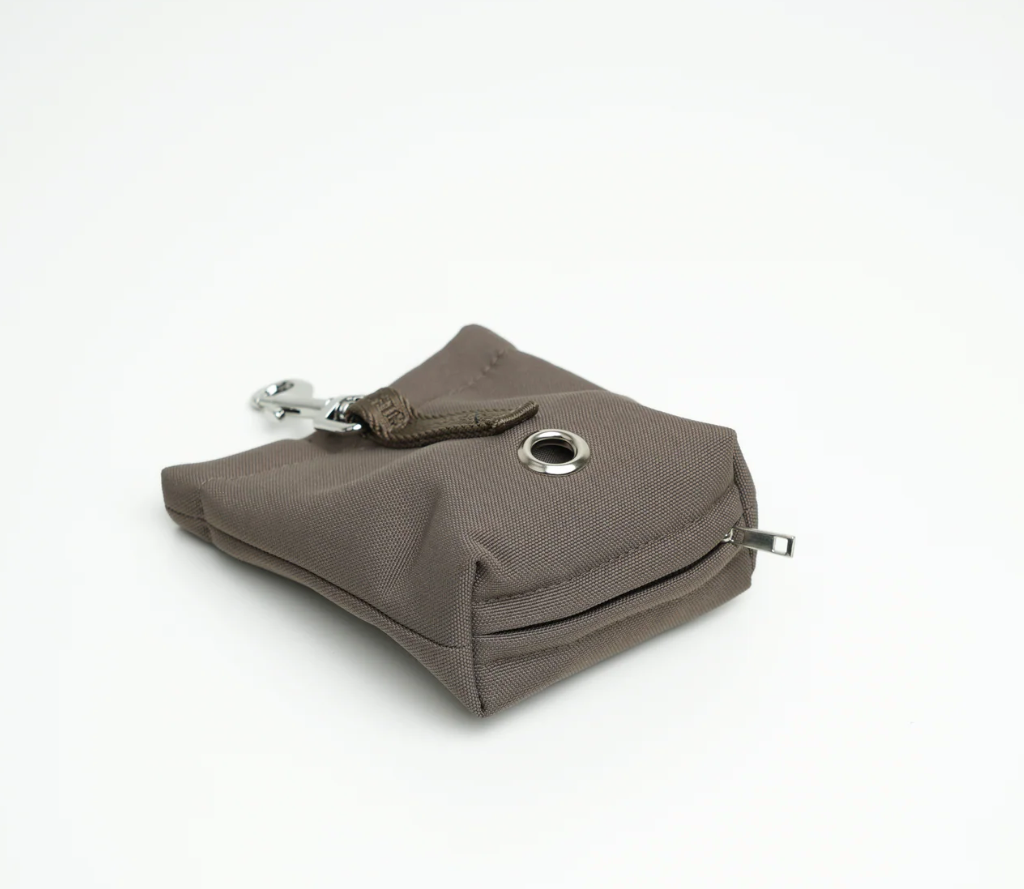 Elma Active Treat Bag w. Waste Bag Holder | Taupe